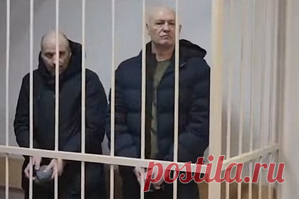 Владельца модного клуба Петербурга обвинили в расправе над своим телохранителем. Октябрьский районный суд Санкт-Петербурга арестовал владельца модного клуба «Грибоедов» Олега Каштело, обвиняемого в расправе над своим телохранителем — бывшим спецназовцем Сергеем Максимовым, — которая была совершена 24 года назад. Также избрана мера пресечения предполагаемому сообщнику Александру Сивакову.