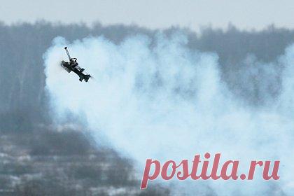 Под Тулой упал беспилотник со взрывчаткой. Беспилотник упал в лесополосе в Щекинском районе Тульской области. Об этом сообщается на сайте комитета российского региона по безопасности. Там уточнили, что на беспилотнике не было никаких опознавательных знаков и ведомственной принадлежности. Как сообщает Mash в Telegram-канале, дрон был начинен взрывчаткой.