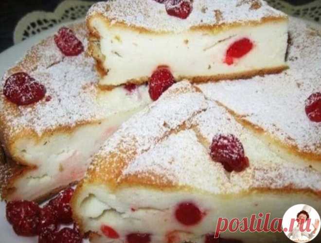 Творожная запеканка без муки и манки

творог 500гр.
яйца 4-5шт.
сахар 2/3 стакана
масло сливочное 30гр.
ванилин
курага
изюм
дополнительно:
масло сливочное для смазки формы
сладкие молотые сухари

Приготовление:

Для обсыпания формы для выпечки я беру толченые сухарики из сладкой булочки - это придает готовой запеканке прекрасную корочку и вкус. Если понравится с сухариками, то попробуйте пожарить сырники, которые надо обвалять в таких сухариках вместо муки - будет просто п...