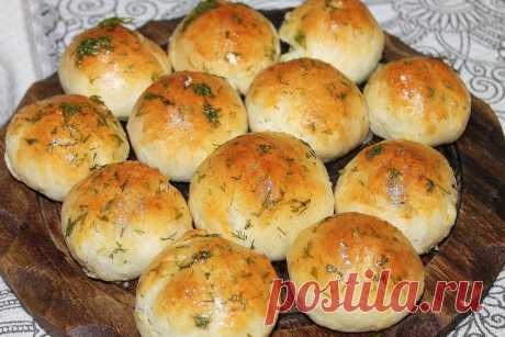 Ароматные, пышные булочки с сыром и чесноком | Fresh.ru