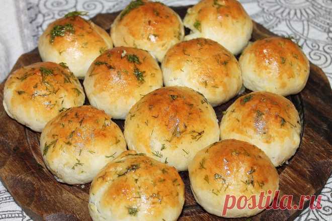 Ароматные, пышные булочки с сыром и чесноком | Fresh.ru