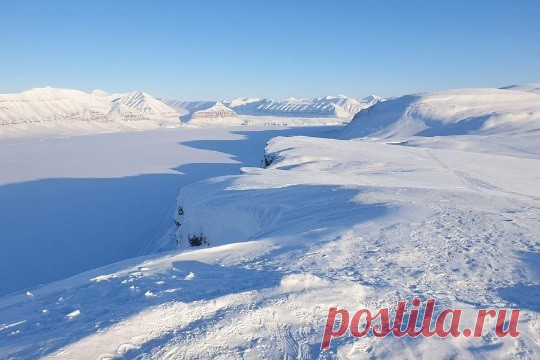 2024--Арктика может стать свободной от морского льда уже в ближайшие годы Исследования, проведенные в University of Colorado Boulder, предсказывают, что в Арктике уже в ближайшие пару лет наступят летние дни, когда морской лёд практически полностью исчезнет. Отчёт опубликован на портале Nature. По мнению ученых, уменьшение арктического морского льда является...