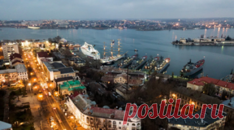 Воздушная тревога в Севастополе отменена. Воздушная тревога в Севастополе отменена. Дым, который появился в районе Севастопольской бухты, — это табельные средства маскировки, используемые военными, отметил губернатор города Михаил Развожаев. Читать далее
