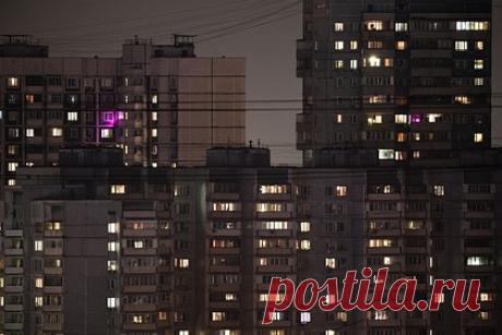 Энергоснабжение домов на северо-востоке Москвы полностью восстановили. Мэр Москвы Сергей Собянин сообщил об устранении последствий аварии на электроподстанции «Россетей» в Бескудниковском районе города. По слова градоначальника, «все дома запитаны» по постоянной схеме электроснабжения, однако не мене двадцати бригад все еще продолжают дежурить для оперативного решения возможных жалоб.