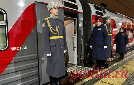 Минобороны с РЖД запустили для участников СВО туристический поезд до Великого Устюга. Пассажиры поезда посетят Москву, Великий Новгород, горный парк "Рускеала", Архангельск и Великий Устюг и познакомятся с их историей и культурой