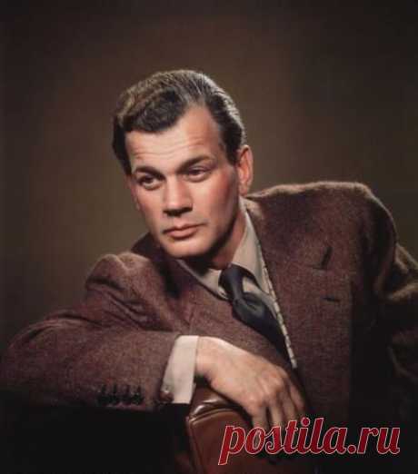 Джозеф Коттен (Joseph Cotten)
-15 мая, 1905 • 6 февраля 1994