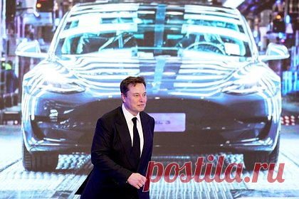 Стало известно о новом дешевом электромобиле Tesla. Компания Tesla выпустит недорогой беспилотный автомобиль. Руководитель автопроизводителя заявил, что планы создать новый недорогой автомобиль остались в силе. Маск заявил, что у инженеров есть понимание того, как создать автомобиль, стоимость сборки которого будет в два раза меньше, чем у седана Tesla Model 3.