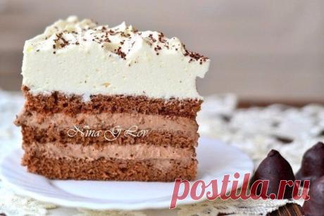 Вкусные домашние торты 

1.Вкусный торт на скорую руку
Ингредиенты:
Для теста:
● молоко – один стакан;
● сахарный песок – 2 стакана;
● пшеничная мука – 3 стакана;
● ванильный сахар – один пакетик;
● куриные яйца – 3 шт.;
● разрыхлитель теста – 1 чайн. ложка;
● какао-порошок – 3 стол. ложки.
Для крема:
● сливки (любой жирности) – 250 мл;
● сахарный песок – один стакан;
● сметана (любой жирности) – 250 мл;
● йогурт (любой жирности) – 250 мл.
Приготовление:
Миксером взбиваем ...