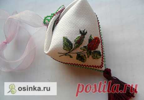 Вышивка в разных техниках игольниц, маячков для ножниц (из интернета)