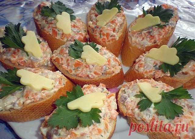 Ложная икорка всегда идет на ура! 
Это самая вкусная закуска из всех, которые я пробовала. По вкусу очень напоминает красную икру, всегда идет на ура! Рецепт мама 