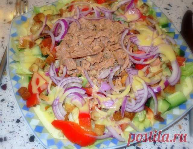 Салат с тунцом консервированным и майонезом рецепт с фото - 1000.menu