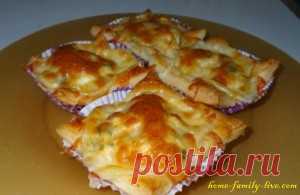 Закуска из слоеного теста с курицей/Сайт с пошаговыми рецептами с фото для тех кто любит готовить