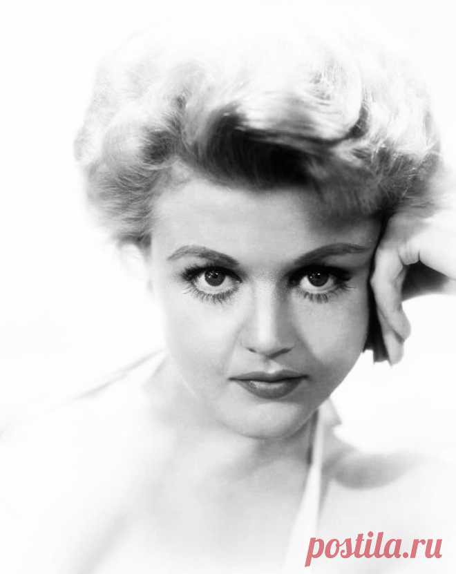 Анджела Лэнсбери, 16 октября, 1925
 • 11 октября 2022