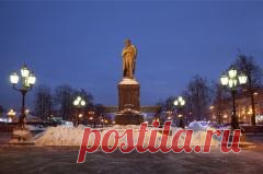 15 августа в 1950 году В Москве состоялся перенос памятника А.С. Пушкину с Тверского бульвара на Страстную площадь