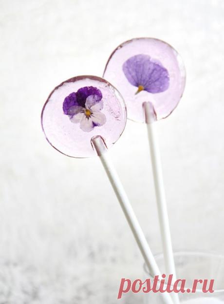 домашний леденец с фиалкой