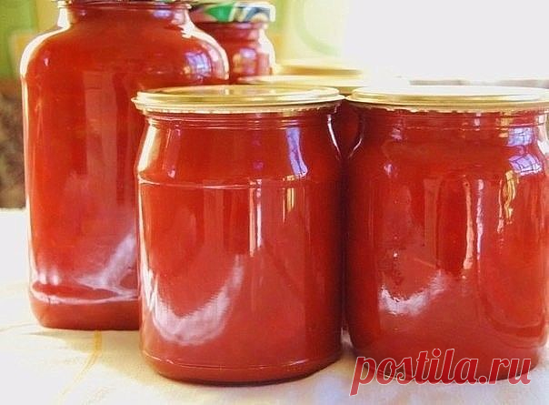 Домашний томатный соус-кетчуп на зиму. 
Супер подборка на любой вкус!

1. Соус томатный Классический 

Ингредиенты:

3 кг помидоров, 150 г сахара, 25 г соли, 80 г 70% уксуса, 20 шт. гвоздичек, 25 шт. перца горошком, 1 зубчик чеснока, щепотка корицы, на острие ножа острого красного перца.

Приготовление:
Помидоры мелко нарезать, выложить в кастрюлю, поставить на огонь и уварить на треть, не закрывая крышку. Затем добавить сахар, проварить 10 минут, всыпать соль и варить еще...