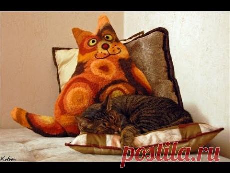 Украсьте детскую комнату веселыми подушками из войлока