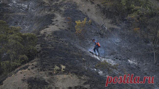 В Крыму под Судаком потушили открытый огонь в лесной местности