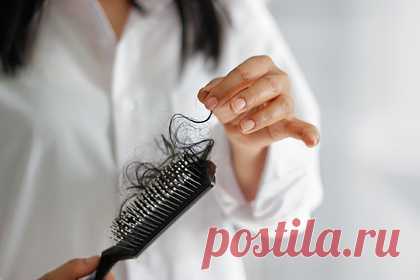 Волосы девушки начали выпадать клочьями после услуги в салоне за 75 тысяч рублей. Клиентка салона красоты показала результат неудачного наращивания волос и удивила пользователей сети. Сначала жительница США Лара Титмус (Lara Titmus) продемонстрировала свою опрятную прическу до процедуры, а затем приложила фото, на которых видно, что после наращивания ее волосы остались спутанными у корней.