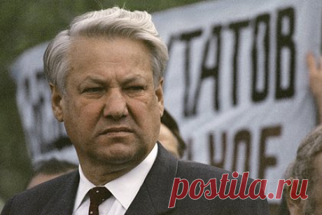 Бывший помощник Ельцина отреагировал на раскрытие в США его мнения об Украине. Бывший помощник по международным делам первого президента России Бориса Ельцина Дмитрий Рюриков прокомментировал «Ленте.ру» данные рассекреченной в США стенограммы, в соответствии с которой Ельцин в беседе с Джорджем Бушем-старшим в 1992 году называл Украину главным дестабилизирующим фактором.