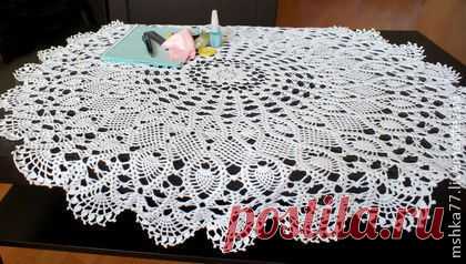 Вязаная салфетка. Диаметр салфетки: 83 см