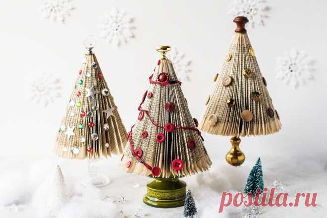 Folded Book Christmas Tree Easy book folding patterns like this one are great for a snowy afternoon in December! Add a new Christmas decoration to your decor with this book folding tree.
