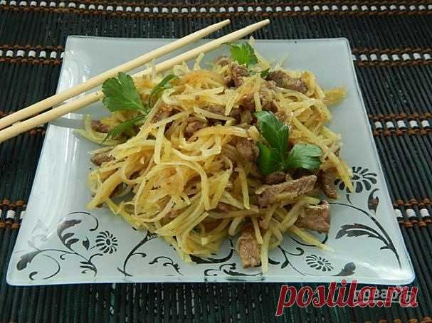Корейская кухня.

Салат из картофеля Камдича по-корейски.
Картофель здесь плотный и слегка хрустящий, но не сырой. К примеру, как редька. Существует и самый простой вариант камди-ча. Он состоит из одного лишь картофеля. А если к такому салату добавить овощи или оливки, это будет уже совсем другой, новый вкус. А можно добавить говядину.

400 г мякоти говядины 
400 г картофеля 
1/3 ч. л. молотого кориандра 
3 зубчика чеснока 
3 ст. л. растительного масла 
Соль по вкусу 
Черн...