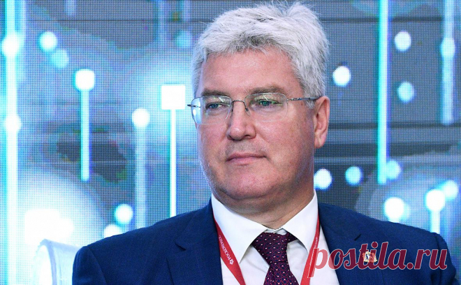В Самарской области задержали экс-главу правительства и министра. Экс-глава регионального правительства проходит по делу о превышении должностных полномочий. Несколько лет назад самарские чиновники выделили почти 200 млн руб. на проект станции метро, которую так и не построили за ненадобностью