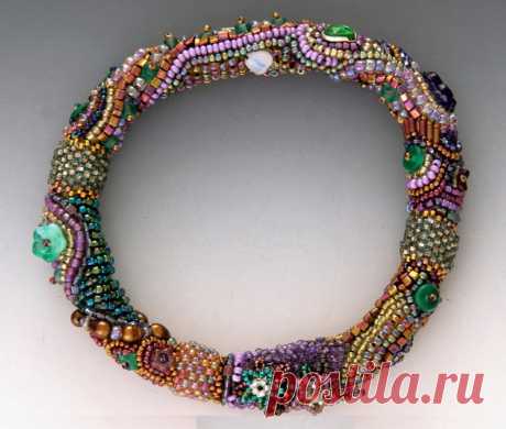 THIS BEADIFUL WORLD... Bojangle Bangle
by Leah Ready
Bead embroidery, Peyote stitch
