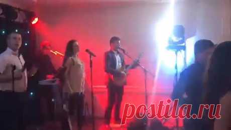 Ух, какая песня шикарная! Весь СССР зажигал по этот хит. Класс