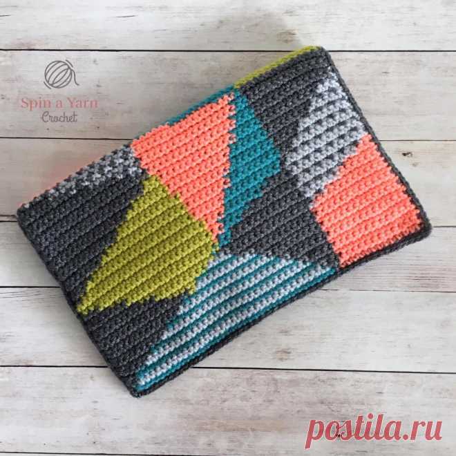 Geometric Clutch Free Crochet Pattern • Spin a Yarn Crochet
