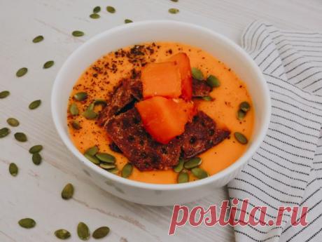 Крем-суп — идеальный способ разнообразить рацион. Нежный крем-суп из тыквы обладает приятной текстурой и содержит в пять раз больше каротина, чем блюда из моркови.