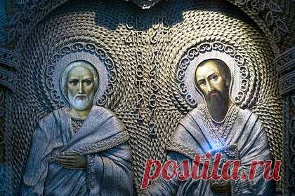 День святых апостолов Петра и Павла в 2025 году: дата, история и традиции праздника. В день Петра и Павла все христиане мира вспоминают двух святых первоверховных апостолов — ревностных последователей Иисуса Христа и проповедников его учения. «Лента.ру» рассказывает, когда в 2025 году отмечается день памяти святых апостолов, а также об истории и традициях праздника.