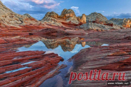 Скалы Вермилион (Vermilion Cliffs) - одно из самых красивых чудес природы на нашей планете. Они расположены неподалеку от городка Пейдж на границе штатов Аризона и Юта, и являются частью плато Колорадо, участком заповедника Пария Каньон.