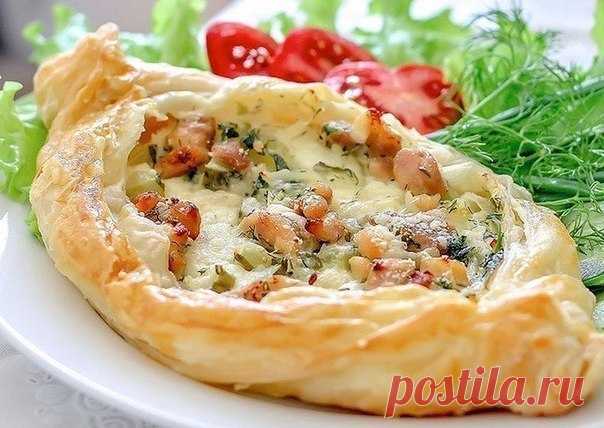 Лодочки из слоёного теста.