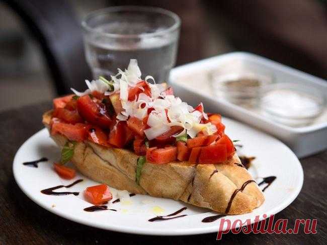 10 рецептов изумительных блюд из овощей Вкусное не всегда должно быть вредным. Наше желание при любой возможности схватиться за жареное и бутерброды — лишь дело привычки.Брускетта со свежими овощамиИнгредиенты: багет — 1 шт.помидоры средние...