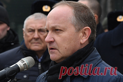 Бывшего мэра Владивостока арестовали по делу о взятках на 20 миллионов рублей. Суд санкционировал арест бывшего мэра Владивостока Олега Гуменюка, которого подозревают в получении в качестве взяток 20 миллионов рублей. Мера пресечения в виде заключения под стражу избрана по ходатайству следствия на два месяца. Гуменюку предъявлено обвинение по статье 290 УК РФ («Получение взятки»).