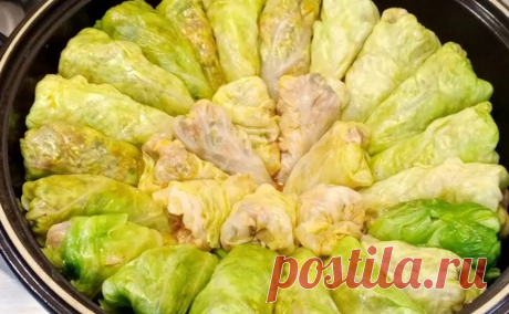 Ну оочень вкусные домашние голубцы из капусты с фаршем и рисом. Простой и очень быстрый рецепт.