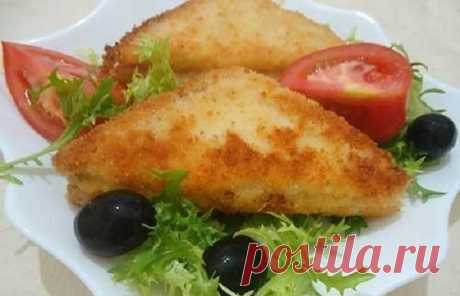 Гренки с секретом — готовьте много, будут просить добавки 


Сыр так прикольно тянется — вкусняшка!









 
Ингредиенты:

хлеб для сэндвича — 2 кусочкаветчина — 1 кусочекяйцо — 1 штукасыр — 1 кусочекмолоко — 3 столовых ложкипанировочные сухари — 1 чашкасо…