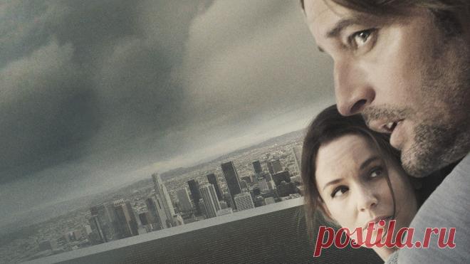 Колония (Colony): Действие сериала разворачивается в недалеком будущем в оккупированном инопланетными захватчиками Лос-Анджелесе. Крупнейшие города Калифорнии были разделены огромной стеной и начали именоваться Блоками. За порядком на улицах следят автоматизированные дроны и вооруженные патрули, готовые безжалостно покарать каждого, кто решит выступить против нового правительства…