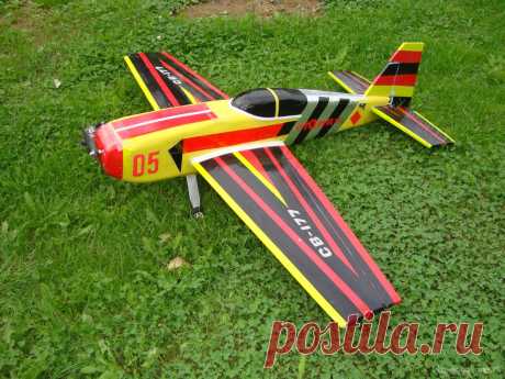 Пилотажная авиамодель СВ-177 «Юла» Здравствуйте уважаемые авиамоделисты и все остальные гости, которые собрались сегодня У Самоделкина! Я очень рад нашей. долгожданной встрече с вами. После долгого перерыва решил рассказать и показать вам о своей новой авиамодели. Эту модель я построил ещё зимой, но облетать её и сделать видео,