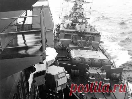 Cтолкновение кораблей ВМС США и СССР в Чёрном море (видео) / Назад в СССР / Back in USSR