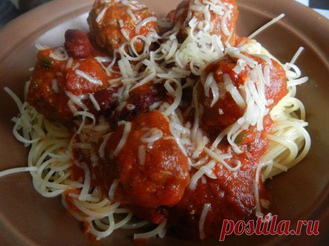 Рецепт на выходные: Фрикадельки в томатном соусе с красной фасолью.