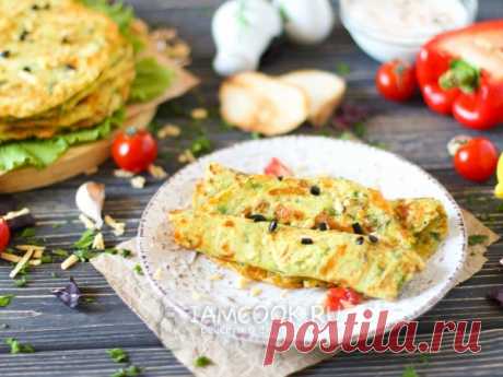 Блины из кабачков и сыром — рецепт с фото на Русском, шаг за шагом. Нежные, вкусные, сытные блинчики идеально подойдут для закуски на праздничный стол. #рецепт #блины #еда #обед #ужин #рецепты #блинчики #кабачки
