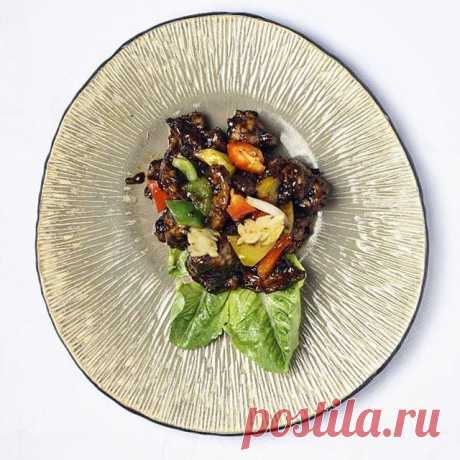 Customized dinnerware by #SariKeramindo
-
Customize your hotel, restaurant or cafe tableware needs with us! For more information go to www.sarikeramindo.com (click link in profile) or email us to marketing@skijkt.com
-
Repost from @khung_allin
-
Whip up your dinner in a flash with this classic beef in black pepper sauce. Makes for great leftovers too!
————————
#Khung #khungmenu #khungbar #khungresto #khungbarandrestaurant
#Allin_lifestyle #restaurant #bar #plaza_indonesia ...