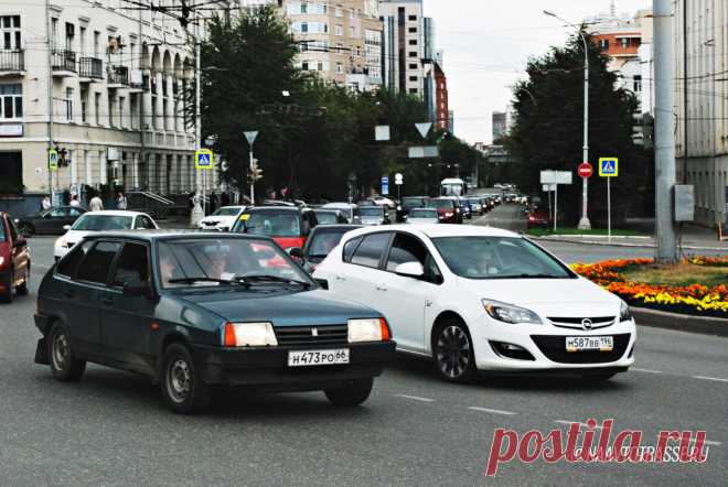 Никогда не выжимайте сцепление при запуске мотора. Вы точно 