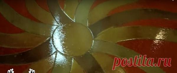 Ребята вылили на пол ведро краски, чем повергли хозяйку в шок. Но она об этом не пожалела!