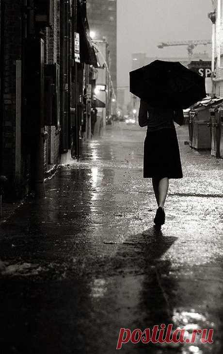 the rain. | чёрно белый нюанс