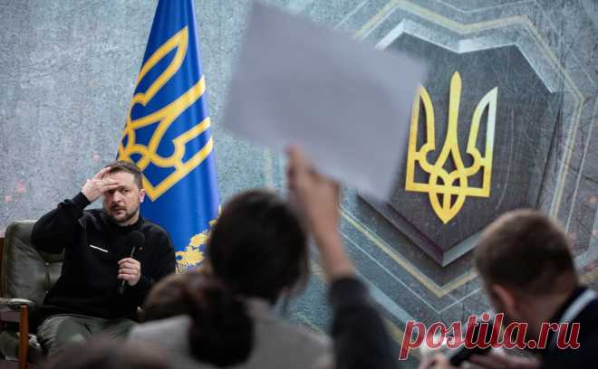 Зеленский отреагировал на петицию о смене названия «Россия» на «Московия». Петиция с идеей о переименовании России в Московию на Украине появилась в ноябре, она собрала 25 тыс. подписей. Зеленский поручил премьеру проработать вопрос вместе с научными учреждениями
