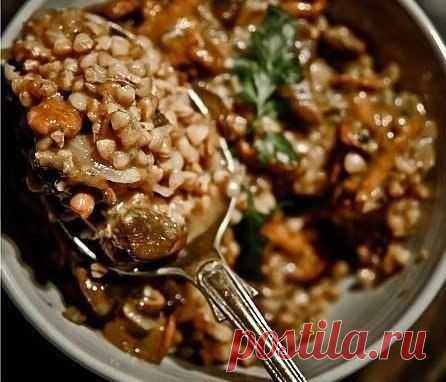 Как приготовить гречка с мясом и грибами - рецепт, ингридиенты и фотографии
